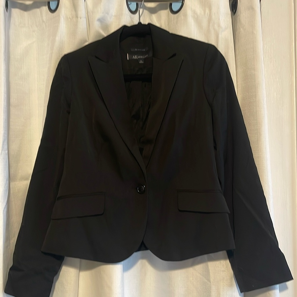 Anne Klein, suit jackets size 8 stretch, color black